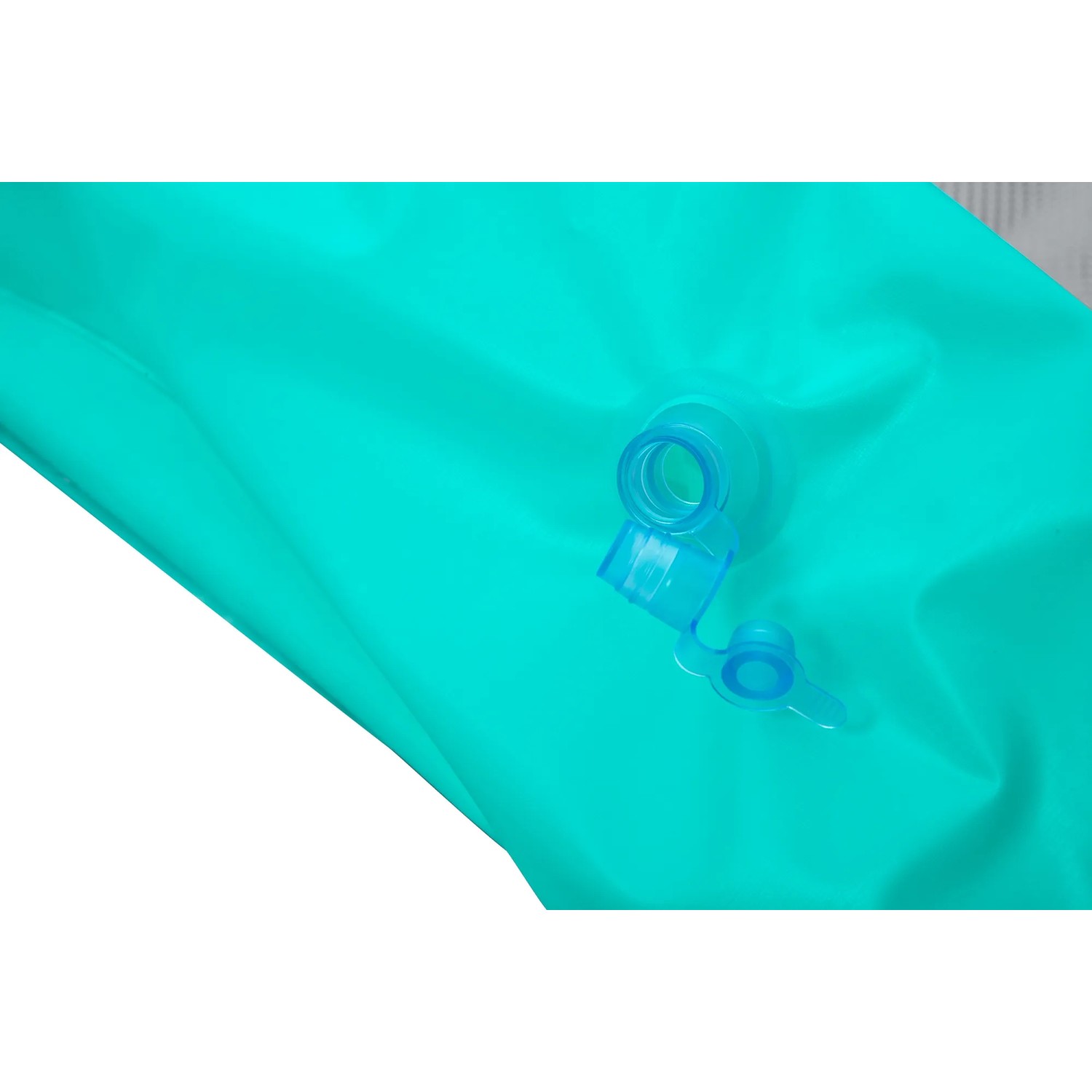 Detailaufnahme: Türkisfarbene Bestway Pool-Hängematte Comfort Plush mit geöffnetem Ventil.