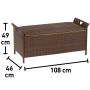 Braune Kissenbox Davenport (49x108x46cm) aus Polyrattan mit Griffen und Maßangaben.