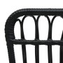 Detailansicht: Schwarzer Gartenstuhl aus Poly Rattan, wetterfest und stilvoll.