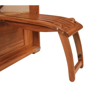 Detailaufnahme: Ausklappbarer Bistrotisch am GarWoh Strandkorb Nordstrand aus Mahagoni.