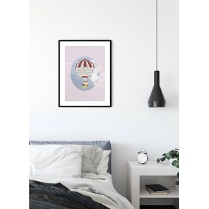 Wandbild Happy Rose 40x50 cm von Komar mit Heißluftballon-Motiv im Kinderzimmer.