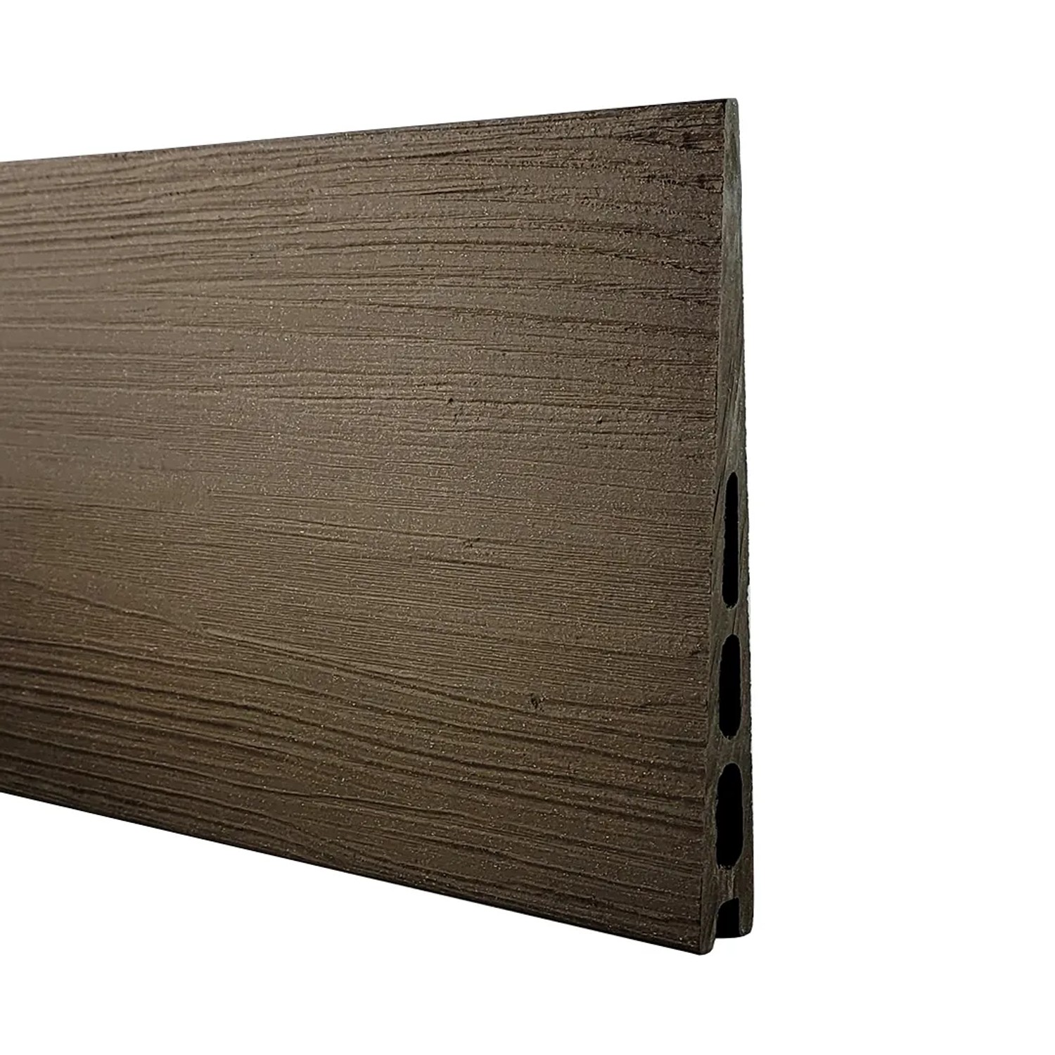 Detailaufnahme einer braunen WPC Zaunlatte mit Holzstruktur für einen Garten Sichtschutz.