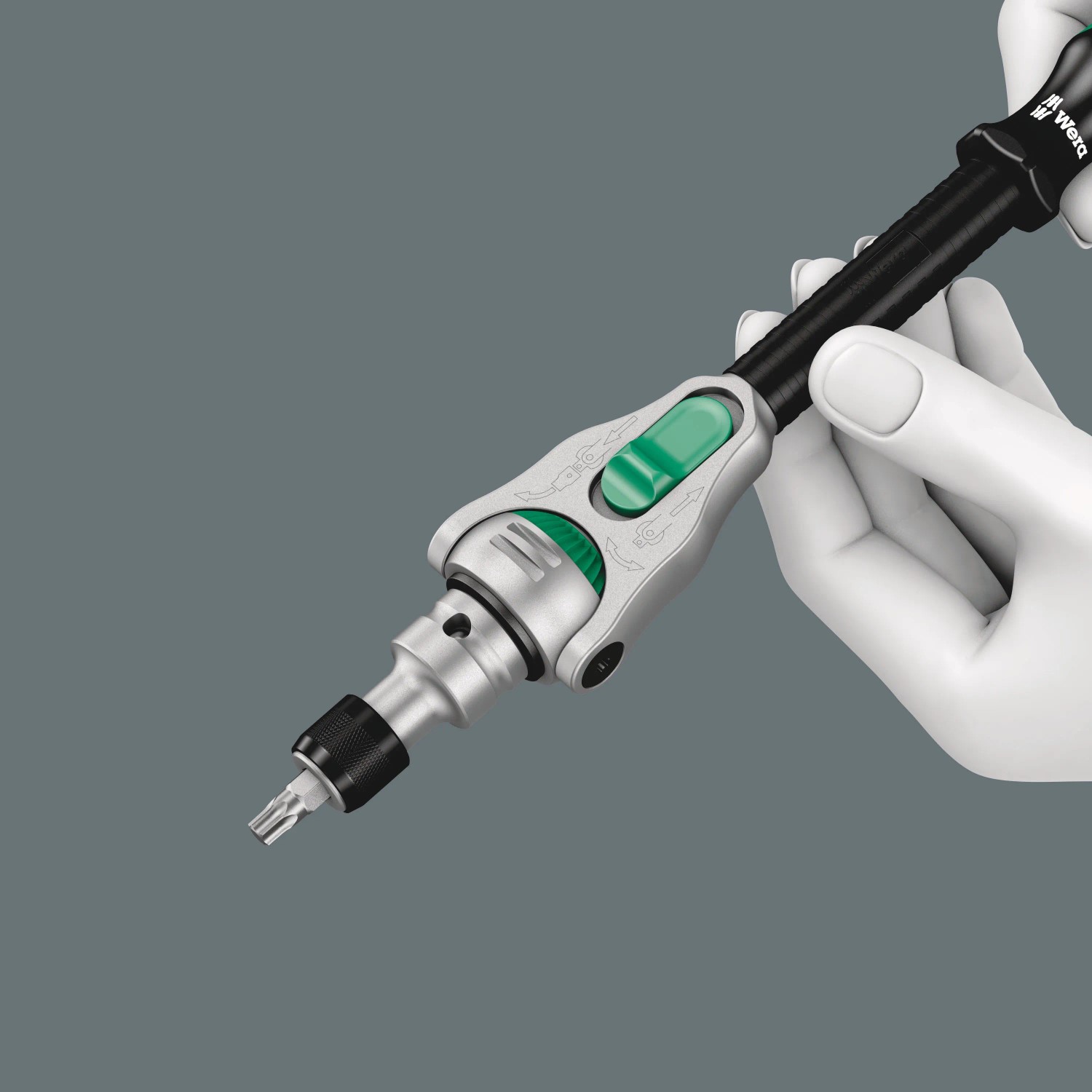 Wera Zyklop Speed-Knarre mit 1/4 Zoll Antrieb im Einsatz, ideal für Schraubarbeiten an schwer zugänglichen Stellen.
