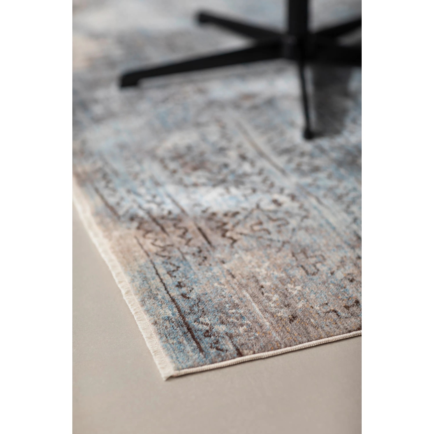 Blauer Schöner Wohnen Teppich Mystik (133x185cm) mit Vintage-Muster.