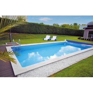 Fertiger Pool mit Summer Fun Styroporpoolbausteinen im Garten. Poolbau leicht gemacht.