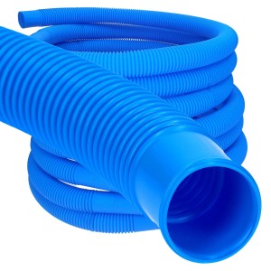 Blauer, geriffelter Amapool Poolschlauch Basics, 9 m lang, aufgerollt.