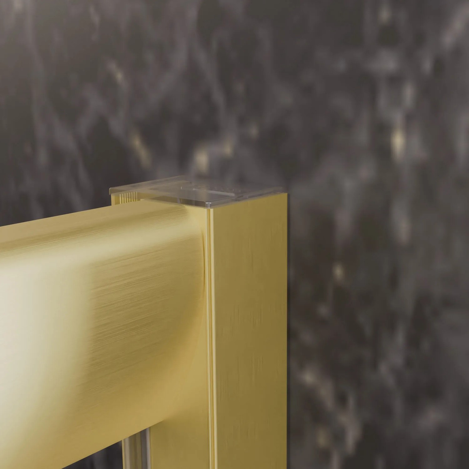 Detailaufnahme: Goldene Profile der Schulte Sunny Eckdusche mit Schiebetüren.