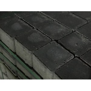 EHL Rasengitter Füllstein aus Beton in Anthrazit, geeignet zur Stellplatzmarkierung.