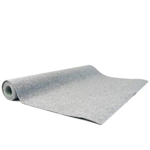 Grauer Karat Rasenteppich Farbwunder PRO als Rollenware (133x500cm) für Balkon und Terrasse.