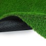 Detailaufnahme: Grüner Karat Kunstrasen Vita mit 40 mm Höhe und schwarzer Rückseite.
