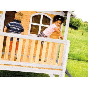 Axi Stef Spielhaus aus Holz mit Rutsche, braun-weiß, Kinder spielen auf der Veranda.