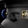 Detailaufnahme der Petromax LED-Laterne PX-LM500 (schwarz) mit USB-Anschluss und blauem Drehknopf.