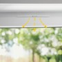 Schellenberg Fensterlüfter Starterset, weiße Lüfter am Fensterrahmen montiert.