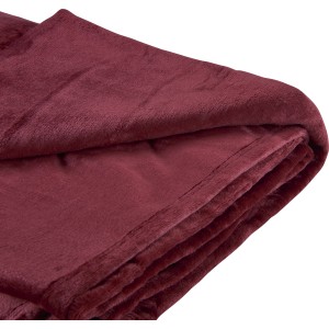 Bordeauxfarbene Fleece-Decke (150x200 cm) für Sofa & Sessel.