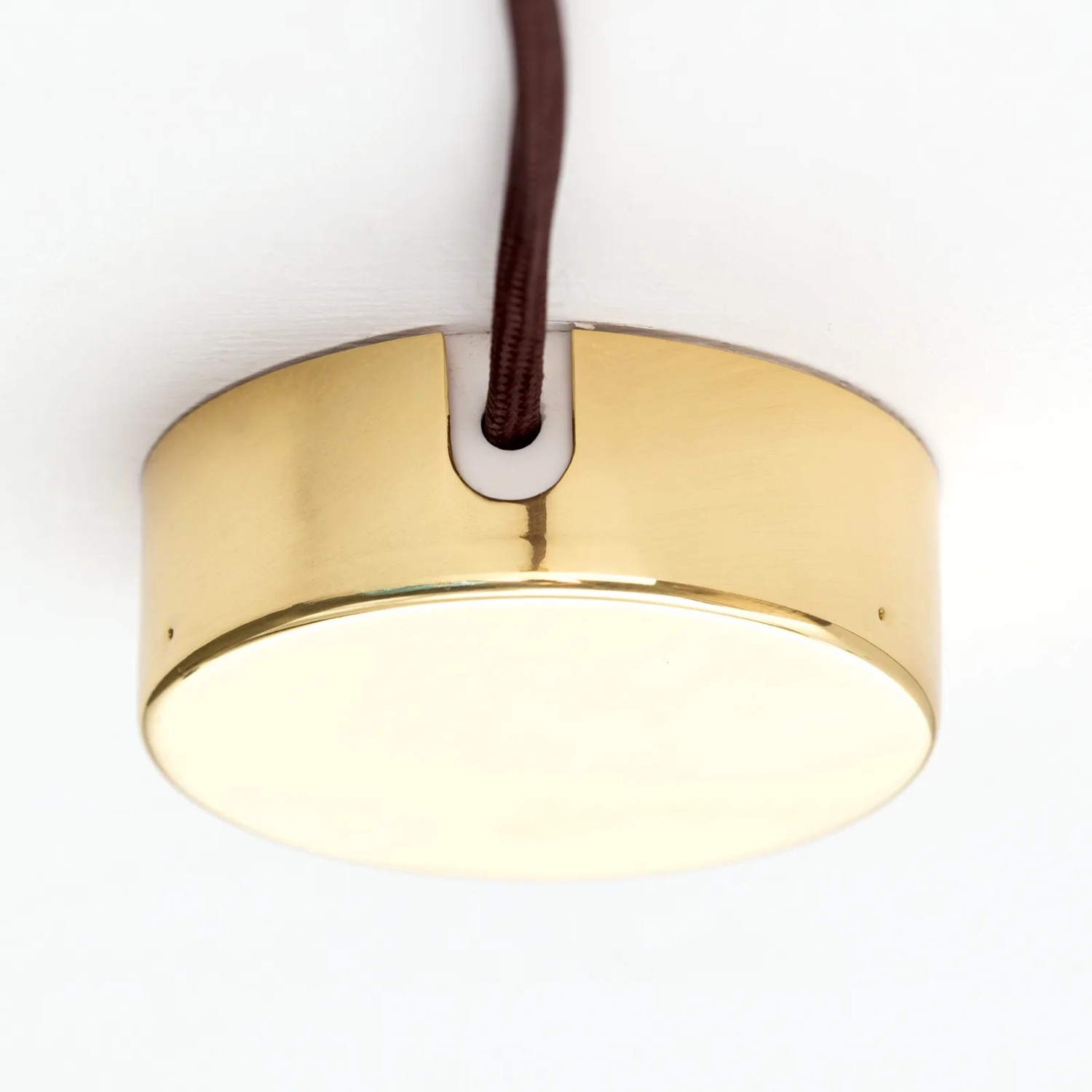 Goldene Orion Lightstyle Verteilerdose aus Metall (Ø 70 mm) für Lampen und Leuchten.
