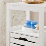 Detailansicht: Weißer SoBuy Wäscheschrank BZR67-W mit Lamellentür und Ablage.
