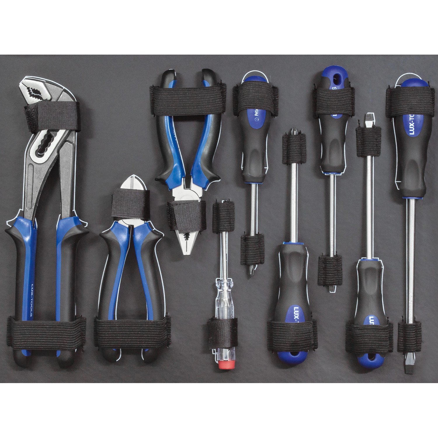 Werkzeugkoffer-Inhalt: Zangen, Schraubendreher und Spannungsprüfer im LUX Werkzeugkoffer 129-teilig.