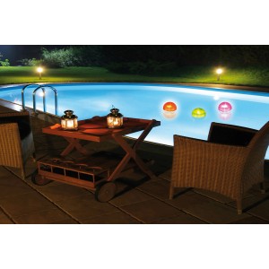 Summer Fun Solarleuchten 3er Set im Pool, farbwechselnde LED Poolbeleuchtung.