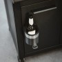 Enders Flaschenhalter Grill Mags am Grill mit Flasche. Magnetischer Halter mit Öffner für Grillutensilien.
