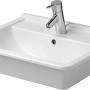 Weißes Duravit Starck 3 Einbauwaschbecken, 56 cm, mit Hahnloch und Armatur.