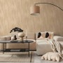 Beige Holz Optik Vliestapete von PROFHOME. Dekorative Tapete für Wohnräume mit natürlicher, matter Oberfläche.