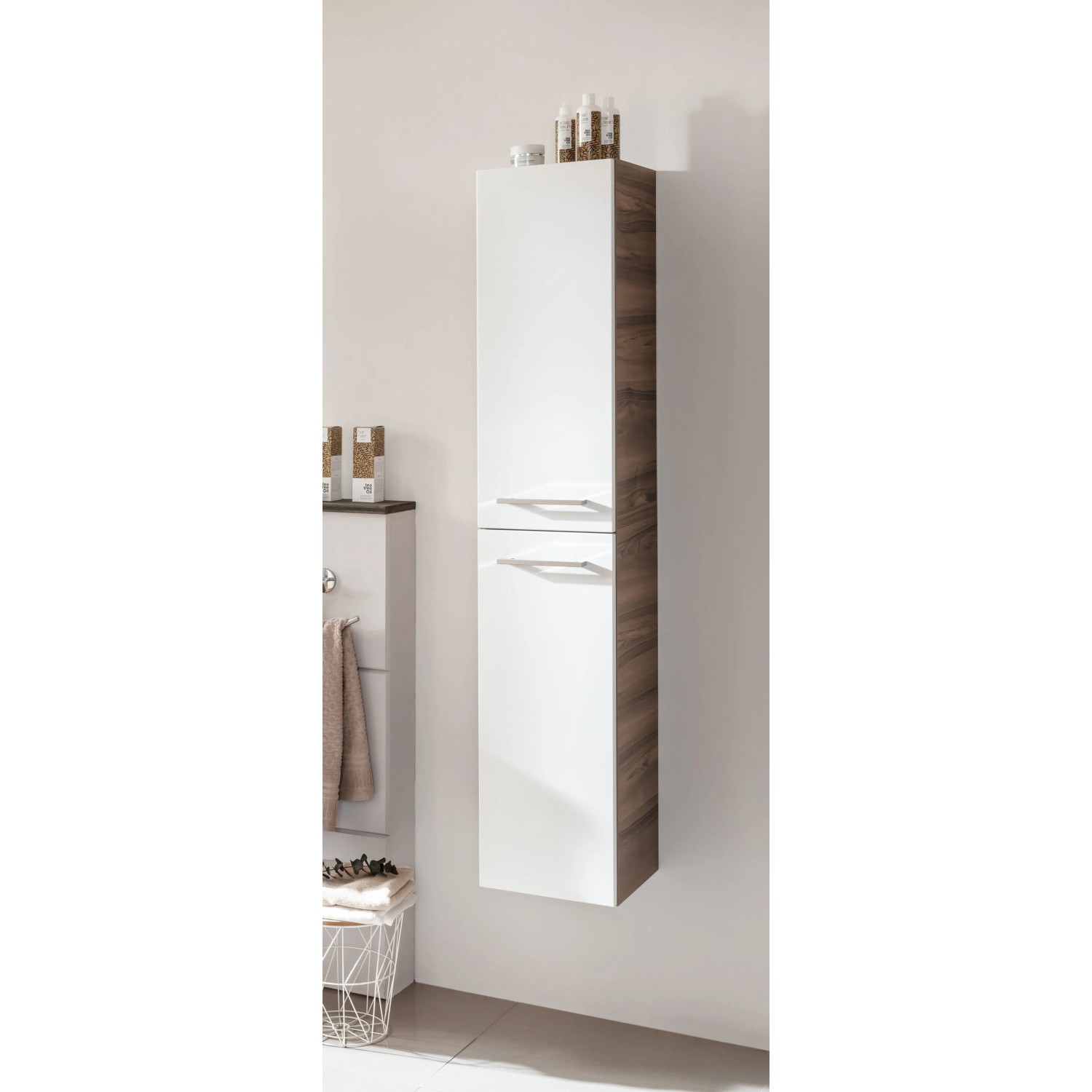 Fackelmann Doppel-Hochschrank Verona, 60 cm, Nussbaum/Weiß Hochglanz für Badezimmer.