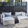 5-teiliges Lounge-Set Olea aus Polyrattan in Sand mit grauen Kissen und Glas-Tischplatte.