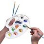 Weiße ovale Artina Mischpalette aus Kunststoff mit Künstlerfarben und Pinsel in Gebrauch. 5tlg Set für Malerei.