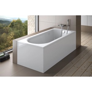Rechteckige, weiße Bad Land Badewanne Intrica 160x75 mit Ablauf und Füßen im Badezimmer.