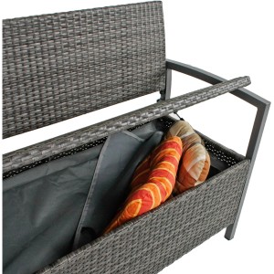 Geöffnete Gartenbank Ferrara aus Polyrattan in Dunkelgrau mit Stauraum und Kissen.