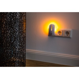 Müller-Licht LED-Nachtlicht Agena Weiß mit Sensor in Steckdose, warmweißes Licht.