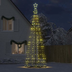 Hoher LED Weihnachtsbaum 503 cm mit warmweißen Lichtern und Sternspitze im winterlichen Garten vor Haus.