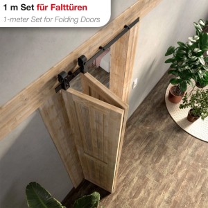 SOTECH Falt-Schiebetürbeschlag LOUNGE aus schwarzem Stahl mit 1m Schiene an offener Holzfalttür, obere Montage.