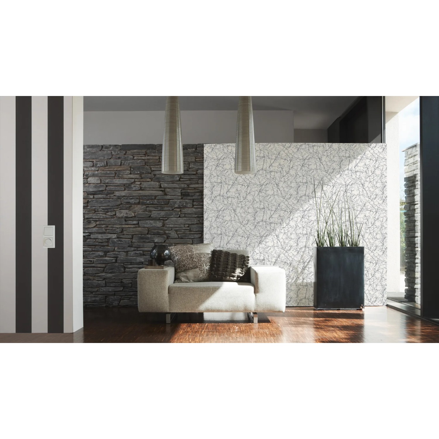 Wohnraum mit A.S. Creation Vliestapete Elegance 3 Streifen Schwarz-Weiß.