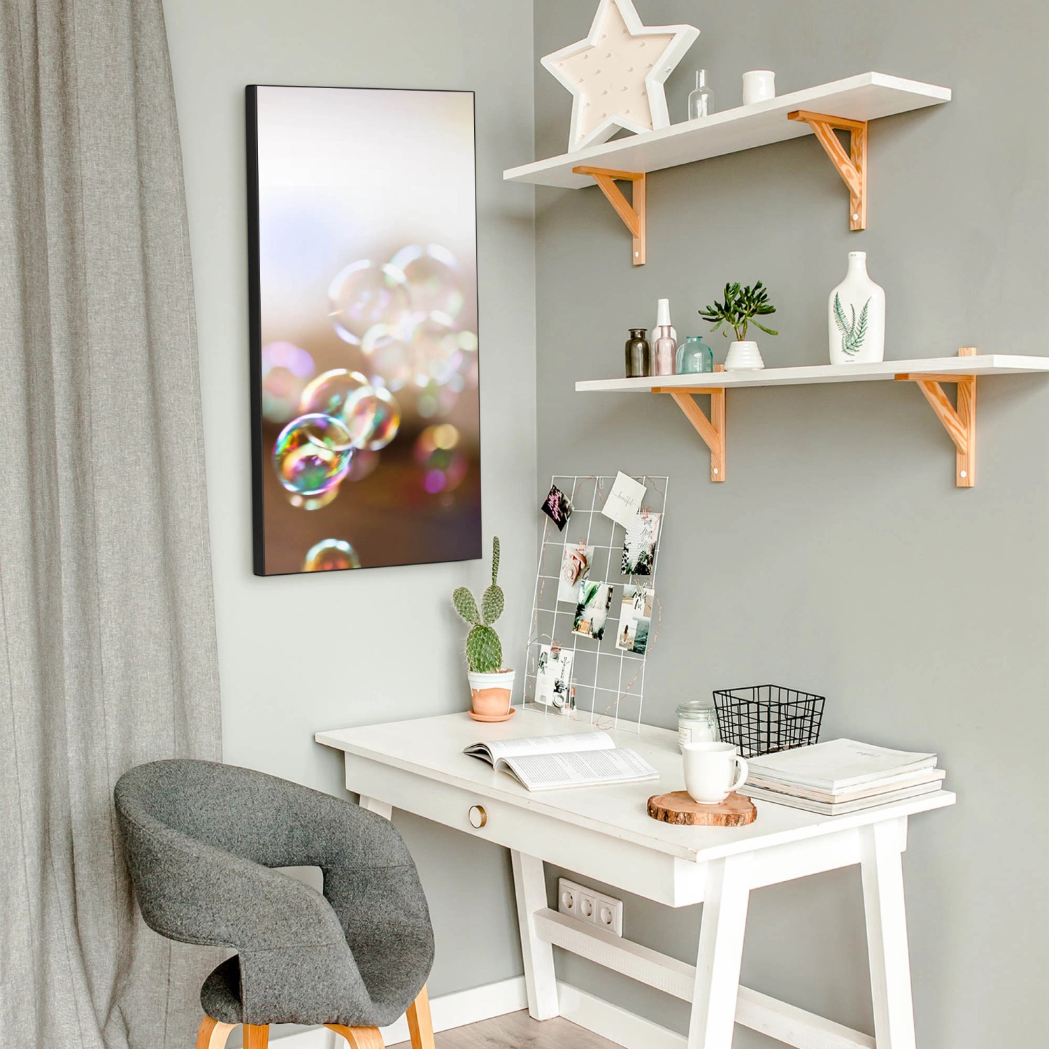 Banjado Magnettafel 37x78cm mit Seifenblasen-Motiv als Wanddekoration.