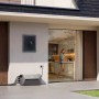 Anker Solix Solarbank 2 E1600 Pro Stromspeicher für Balkonkraftwerk im Außenbereich.