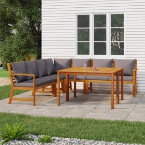 7-teilige Garten-Essgruppe aus Akazienholz mit grauen Kissen. Gartenmöbel-Set mit Tisch, Bänken und Polstern.
