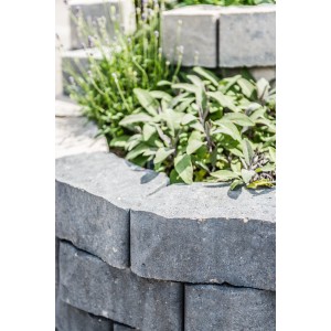 Diephaus Mauertrapezstein Epocca Quarzit für individuelle Mauern und kreative Gartengestaltung.