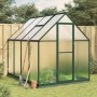 Grünes vidaXL Gewächshaus mit transparenten Polycarbonatplatten und Fundamentrahmen im Garten.