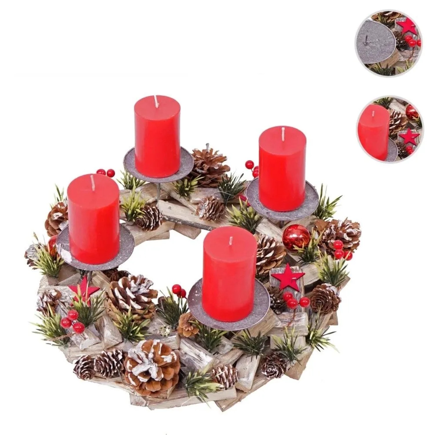 Adventskranz aus hellem Holz mit 4 roten Kerzen, geschmückt mit Zapfen, Kunstgrün, roten Beeren und Sternen. Weihnachtsdekoration.