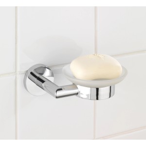 Wenko Power-Loc Seifenablage Revello, Chrom mit Seife an weißer Wand.