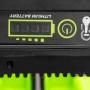 Detailaufnahme des E-Starts am Zipper Benzin-Rasenmäher ZI-BRM52EST mit Akkuanzeige.