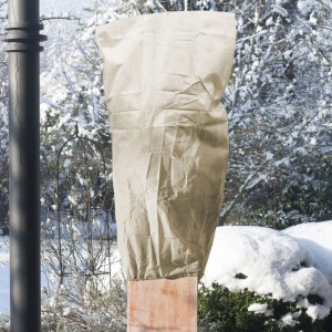 Beige Videx Garden Winterschutz Vlieshaube Mega Extreme XL (120x180cm) zum Schutz von Pflanzen im Winter.