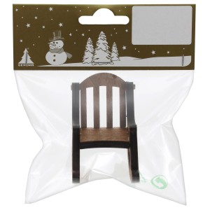 Kleiner Deko-Schaukelstuhl aus Holz, braun, für Weihnachtsdekorationen.