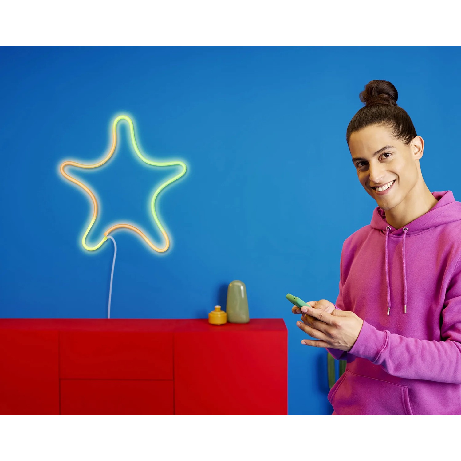 WiZ LED Flex Strip: Smarte, farbige LED Leuchte in Sternform, per App steuerbar.