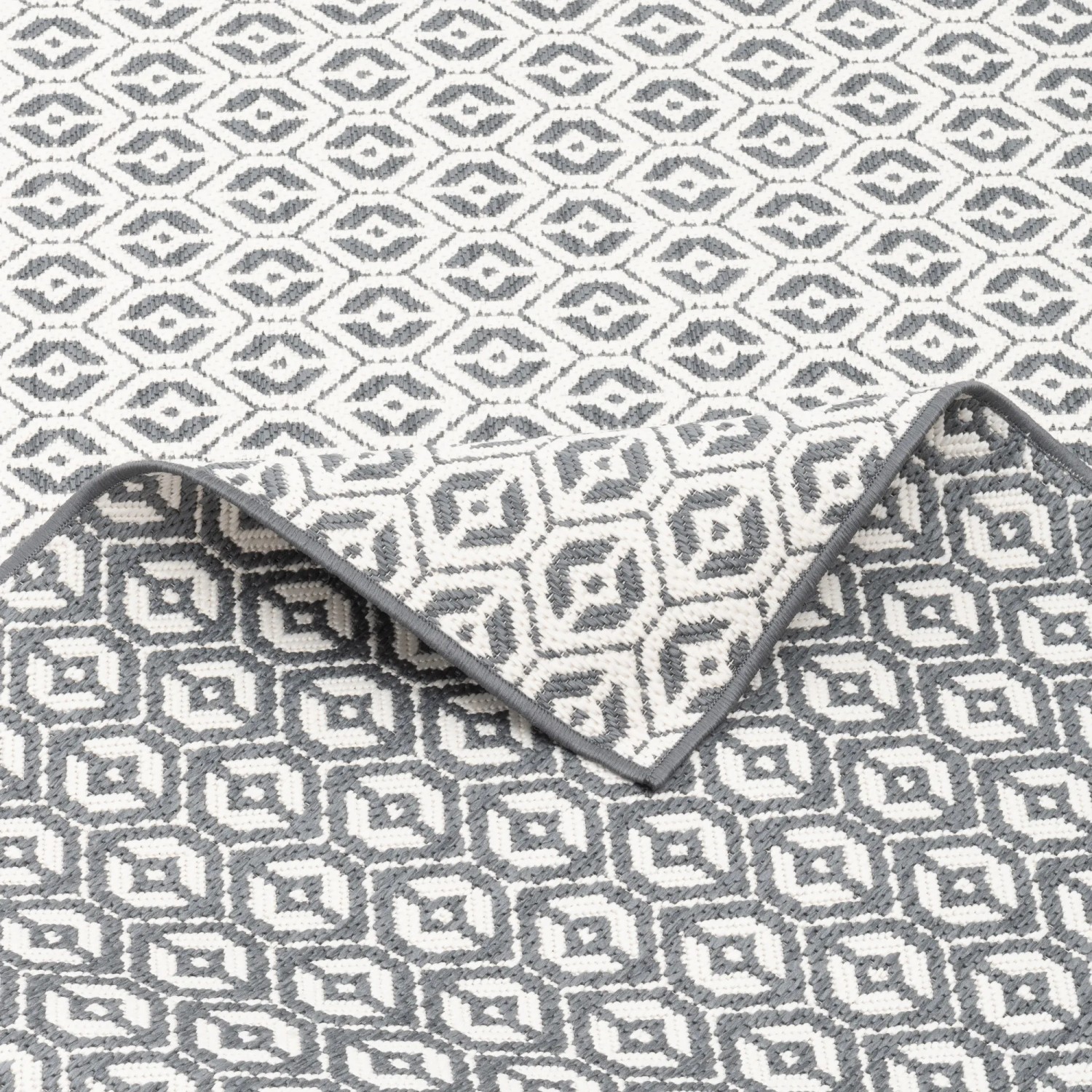 Grauer Snapstyle In- und Outdoor Teppich Cape Cod, 200x300 cm, mit geometrischem Muster.