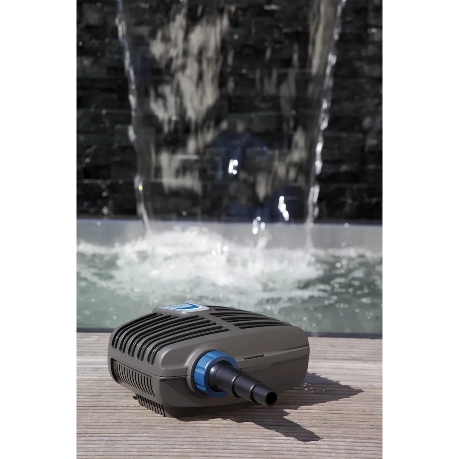 Oase AquaMax Eco Classic 14500 Teichpumpe für Filter und Bachläufe.