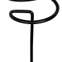 Schwarzer Flaschenhalter mit Erdspieß für Gartendekoration.