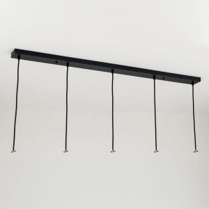 Schwarzer Orion Lightstyle Deckenbaldachin mit 5 Auslässen für Lampen und Leuchten.