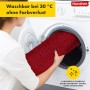 Rote Floordirekt Badematte Nasa wird in Waschmaschine gewaschen.